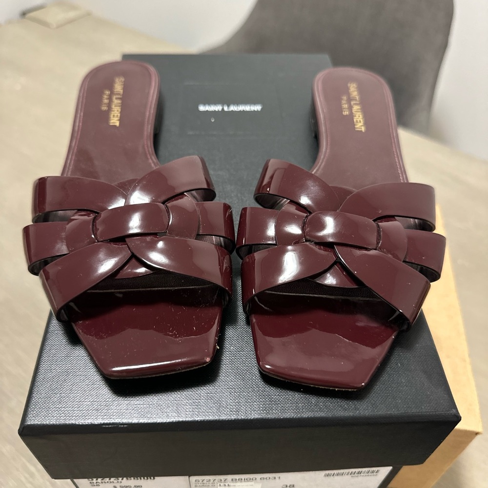 Saint Laurent Patent Tribute Shoe in Barolo